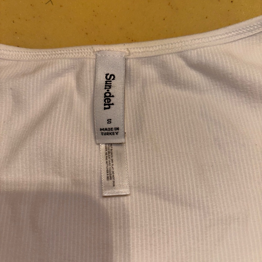 Aritzia long sleeve Classic White Top